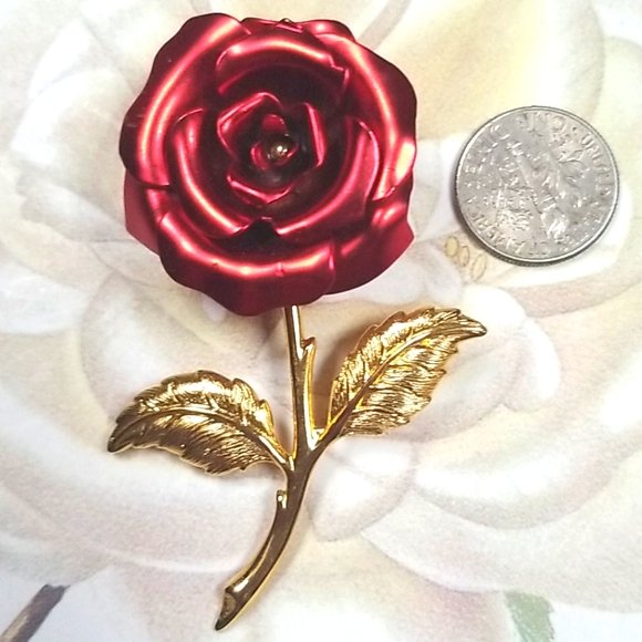 Vintage Red Rose Satin Finish Goldtone Brooch Pin - Picture 9 of 13